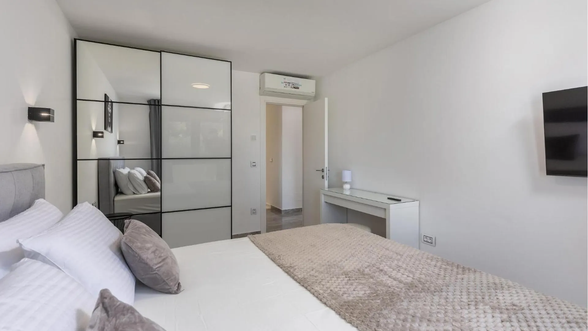 Amazing Apartment In Krk With Kitchen Krk Town 0*,